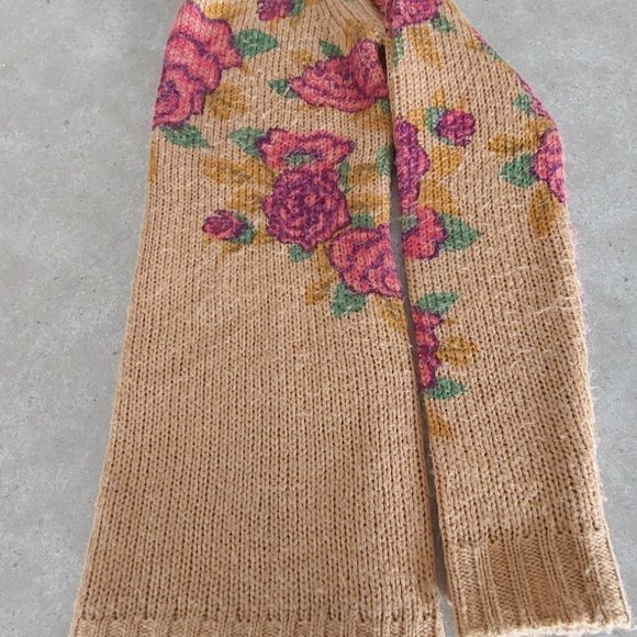 RUE 21 Women's 100% Acrylic Floral Print Crew Neck L/S Sweater - Tan Red Green - Picture 11 of 13